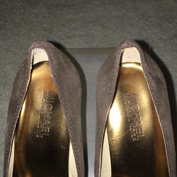 Michael Kors Brown Pumps w/ Zipper Detailing - Picture 6 of 7